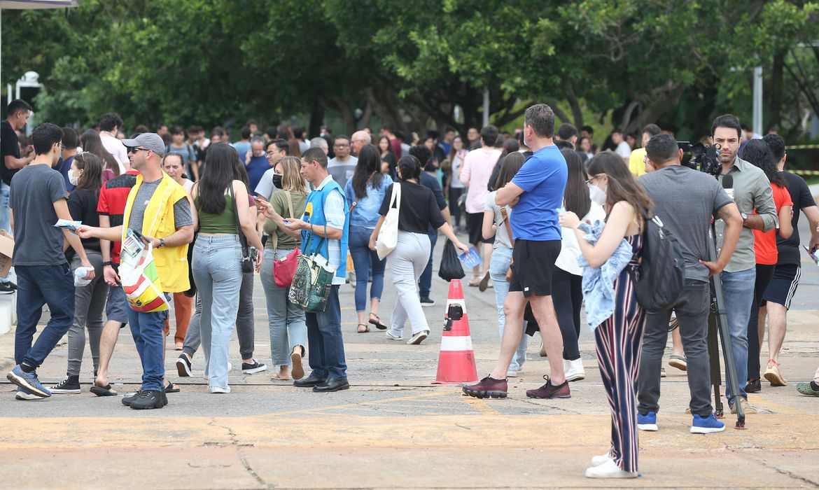 Provas do Enem são reaplicadas hoje e amanhã a 3 2 mil estud