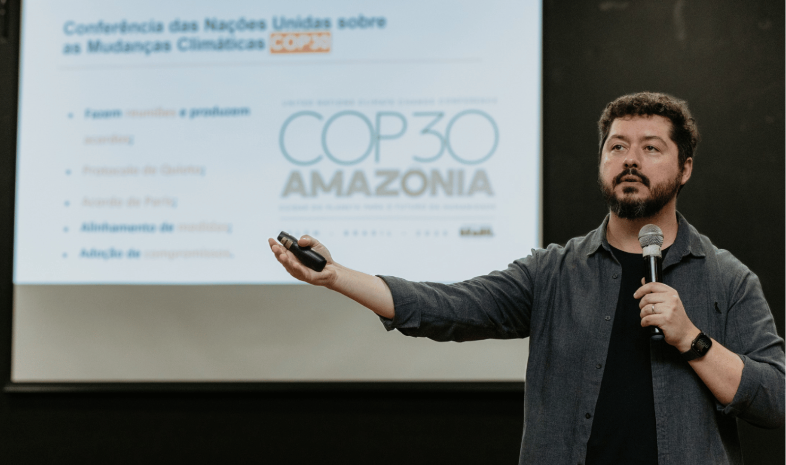 Atila Iamarino destaca COP30 em seminários sobre mudanças climáticas