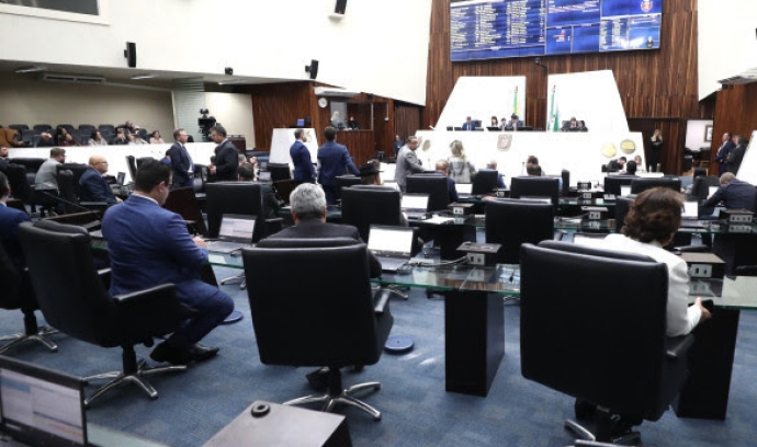 Reajuste salarial dos professores é aprovado na Assembleia Legislativa e segue para sanção