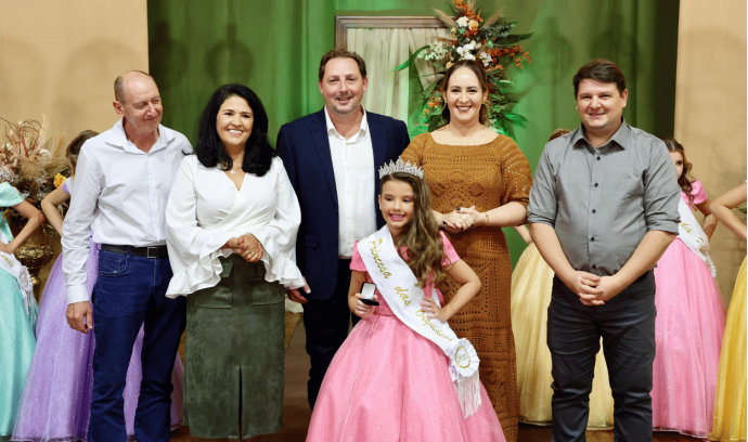 Heloísa Drisner de Souza é eleita a Princesa das Orquídeas 2025