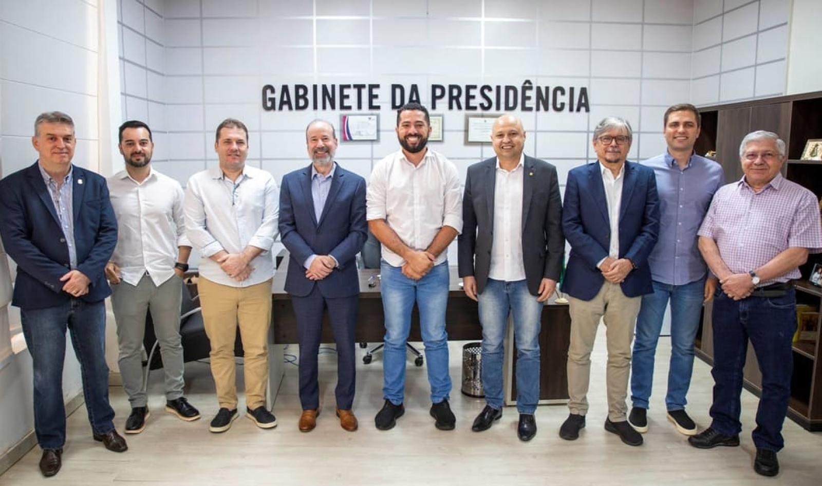 residente da Câmara, Tiago Almeida, recebe Fiep e representantes da indústria