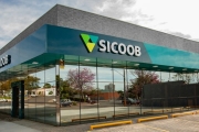 Sicoob fortalece linha de cartões internacionais com benefícios e um dos programas de pontos mais competitivos do mercado