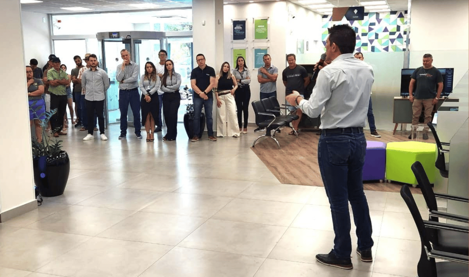 Sicoob Credicapital entrega agência reformada para cooperados após tornado em Rio Bonito do Iguaçu