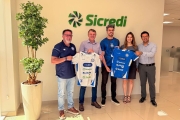 Sicredi Vanguarda amplia apoio ao esporte e firma patrocínio ao Foz do Iguaçu FC