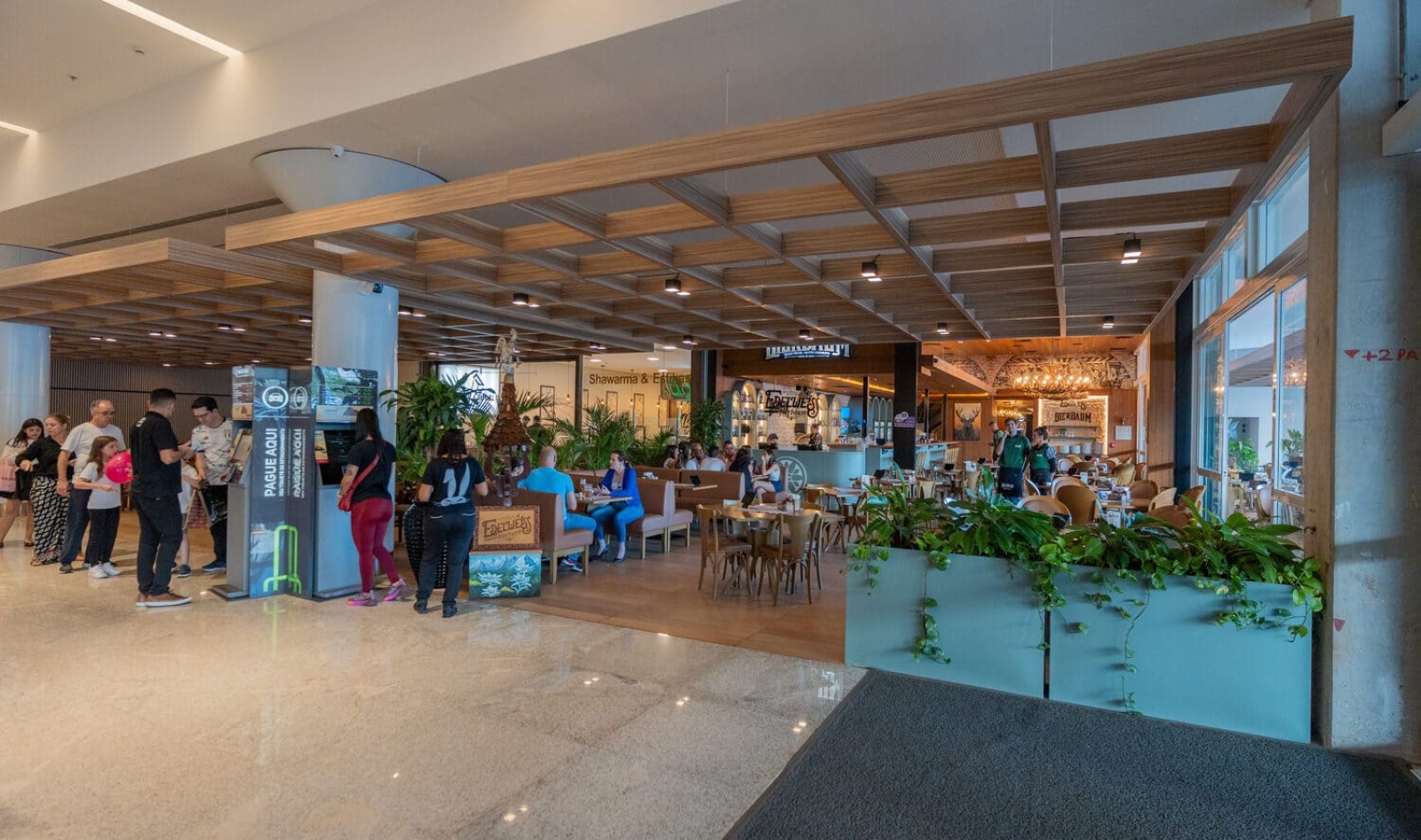 Evento “Mulheres em Ação” leva rede de proteção, orientação e serviços ao Catuaí Shopping Cascavel