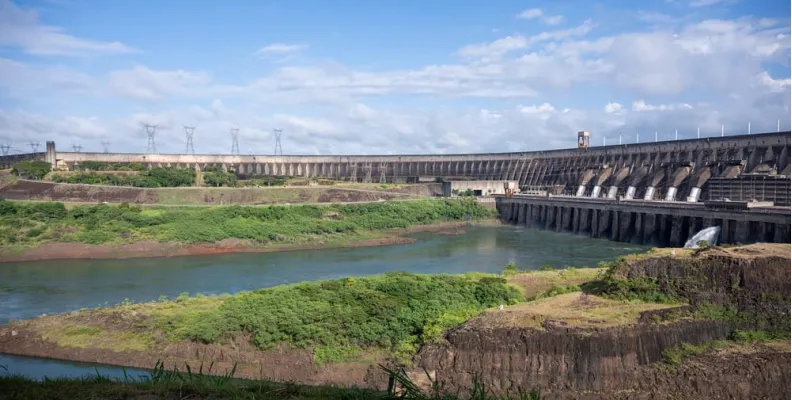 Itaipu fecha primeiro bimestre com produção 2,5% maior que no mesmo período de 2024