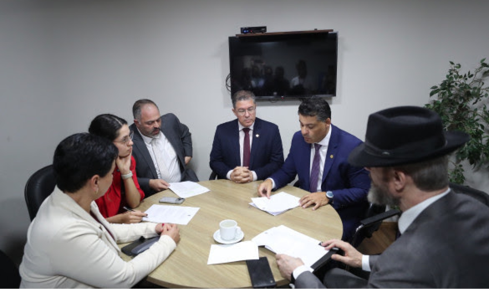 Avança obrigatoriedade de acostamento em futuras rodovias do Paraná