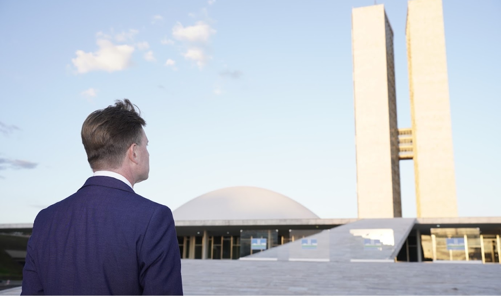 “É HORA DE SACUDIR O SENADO”