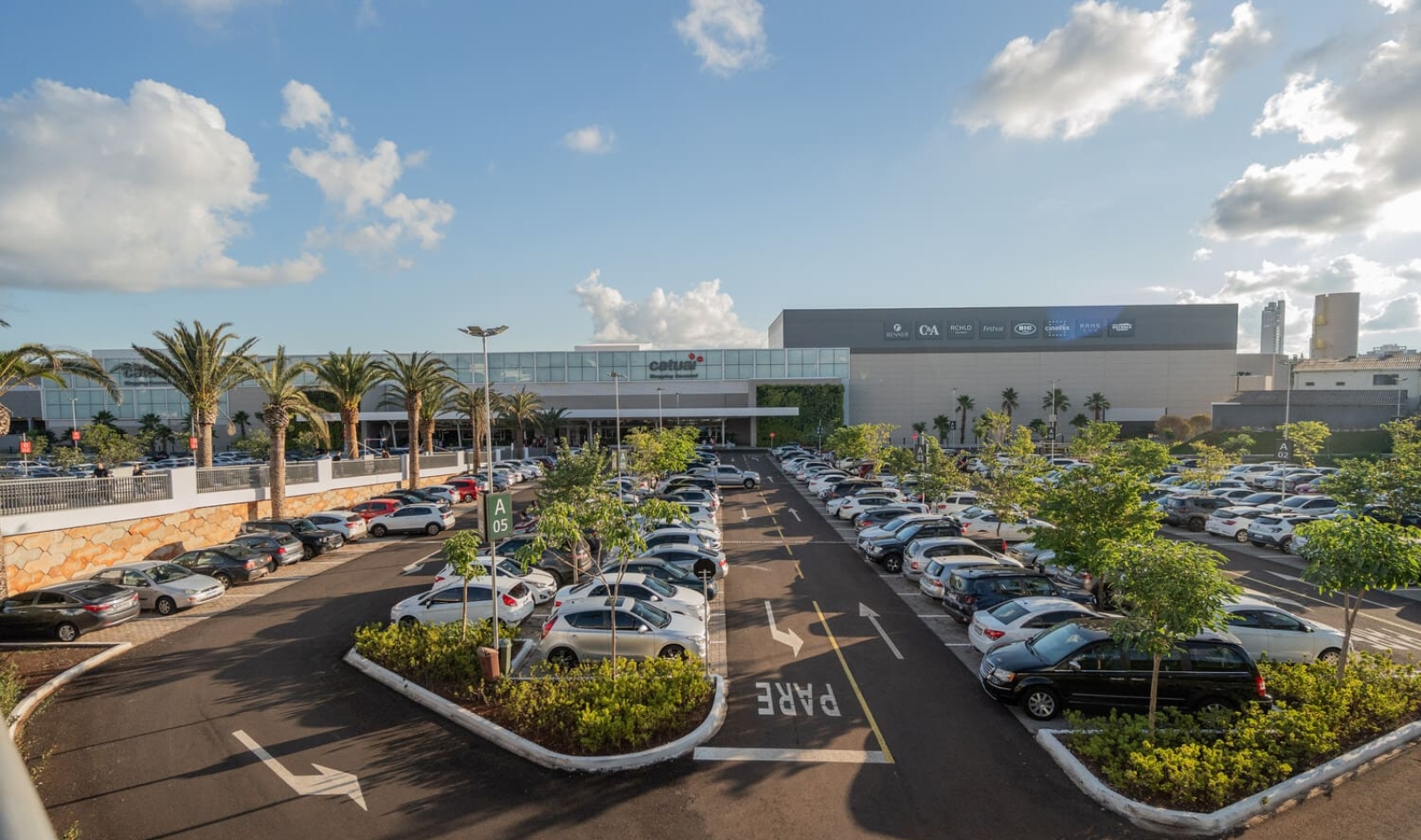 Outubro Rosa: Catuaí Shopping Cascavel realiza ações de prevenção ao câncer de mama