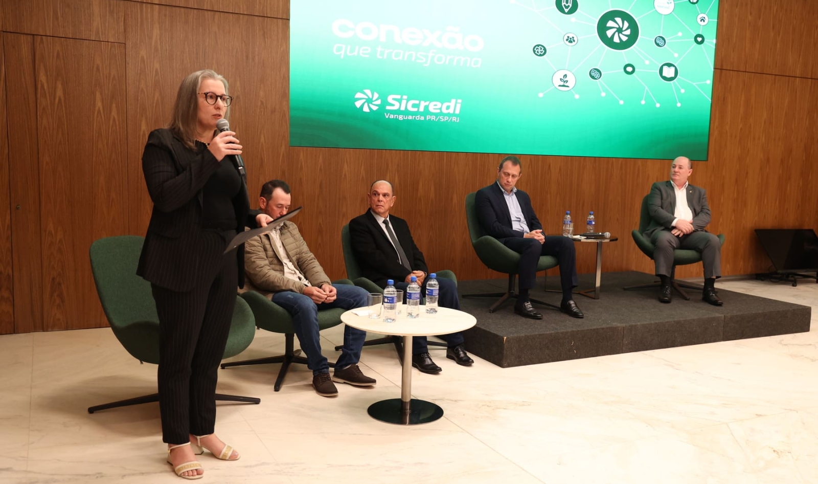 Sicredi Vanguarda apresenta balanço das ações sociais em 2024
