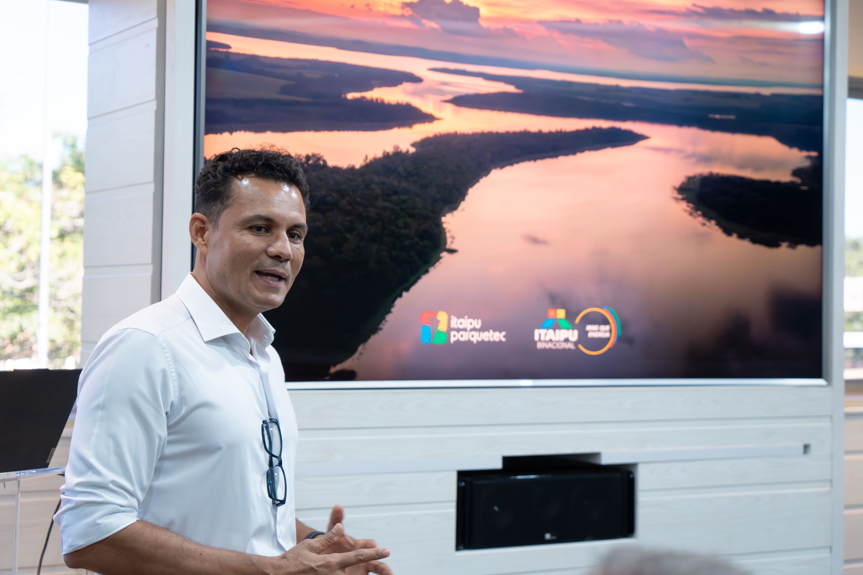Com apoio da Itaipu, municípios lindeiros discutem plano para turismo náutico no Lago de Itaipu